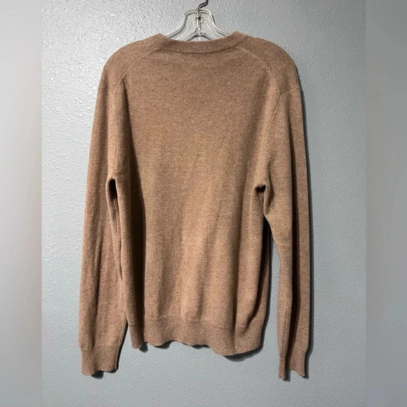 Qi Quinn New York 100% Cashmere Classic V-Neck Sweater Camel Men’s Large EUC - Picture 2 of 3